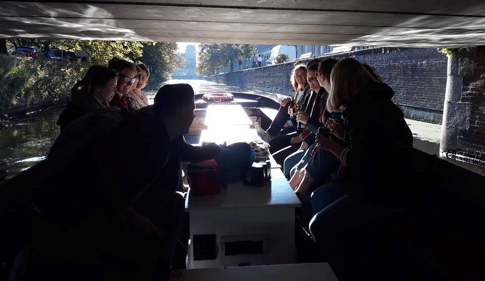 13 tot 23 personen